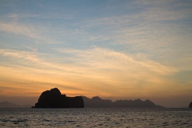 Sunset Beach deki Krabi Thailand