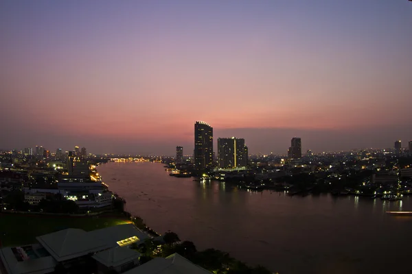 Chao phraya floden i bangkok — Stockfoto