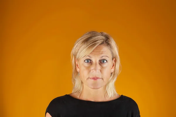 Retrato de mulher loira bonito — Fotografia de Stock