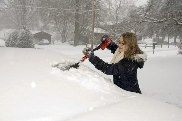 Shoveling Snow Scraping Car Windshield — Stock Photo, Image
