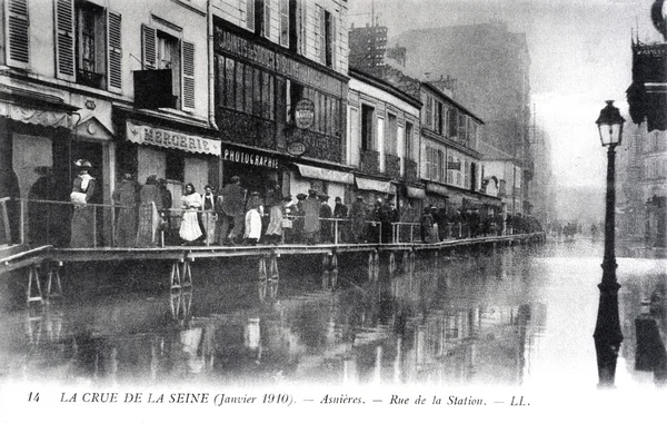 Staré pohlednice ze záplavy Paříž v lednu 1910 — Stock fotografie