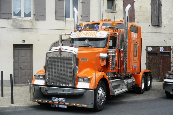 Grote rijke Amerikaanse truck gepersonaliseerde presentatie — Stockfoto