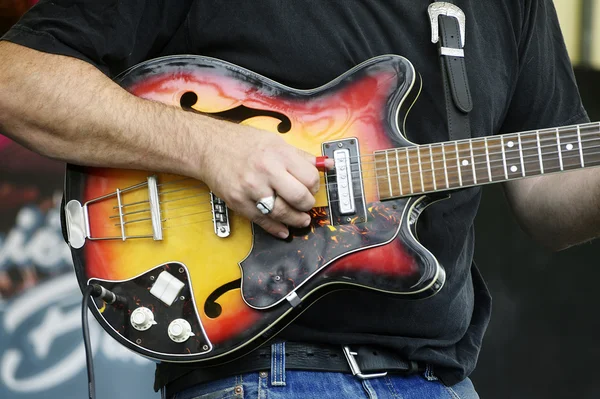 Country band op het podium Rechtenvrije Stockfoto's