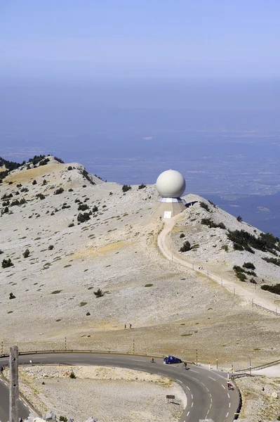 Radar Mont Ventoux luchtruim te beschermen — Stockfoto