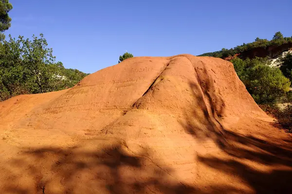 Paisagem vermelha cavada por seis gerações de mineiros ocher Colorado Pr — Fotografia de Stock