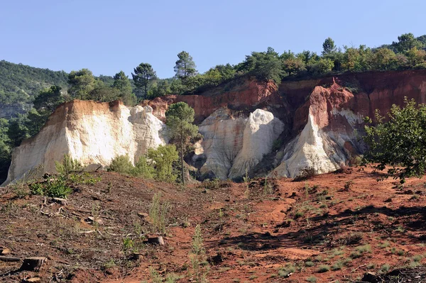 Paesaggio rosso scavato da sei generazioni di minatori ocra Colorado Pr — Foto Stock