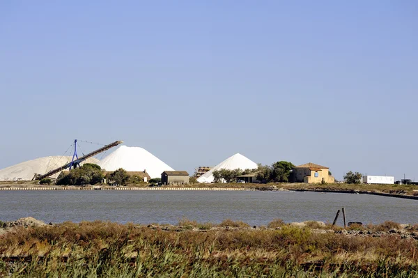 Site operating sea salt saline Aigues-Mortes — Stock Photo, Image