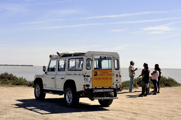 Turistas que visitam o Camargue 4x4 — Fotografia de Stock