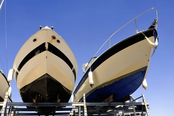Företaget av bevakning och av båtar — Stockfoto