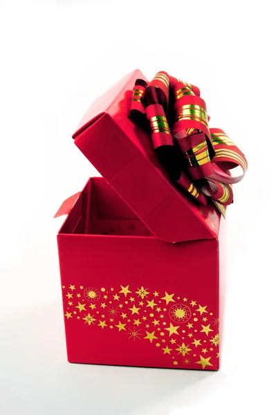 Uma caixa de presente vermelha — Fotografia de Stock