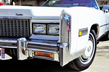 Daha önce beyaz bir Cadillac Eldorado 1970