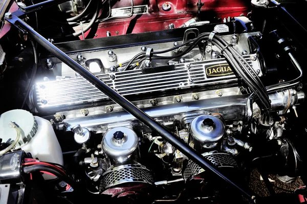 Detail of an engine Jaguar XJ — Stock Photo, Image