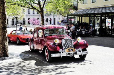 Citroen önden çekişli kırmızı