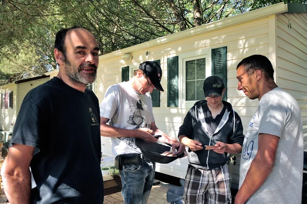 Chasse au trésor organisée dans un camping français — Photo