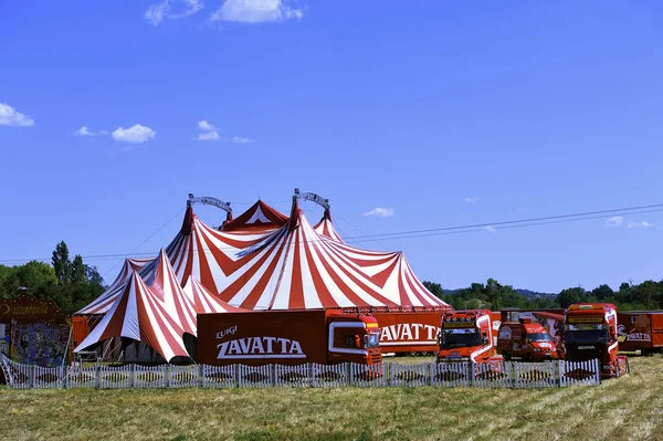 Namiot cyrku zainstalowany gotowy do reprezentacji — Zdjęcie stockowe