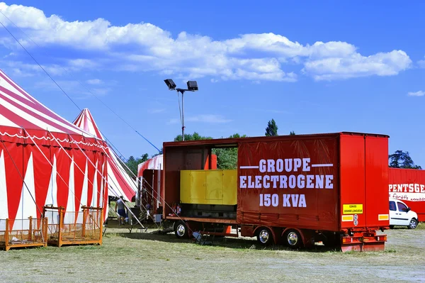 Tente de cirque installée prête pour la représentation — Photo