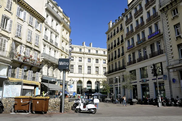 Elewacje budynków Marseille starych — Zdjęcie stockowe