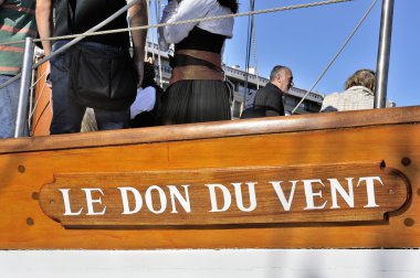 Marsilya'da eski bağlantı noktası eski yelkenli geminin