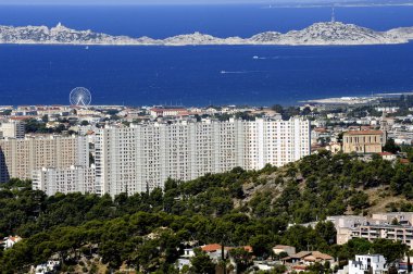Popüler Marsilya yükseklikleri binasında büyük gösterdi