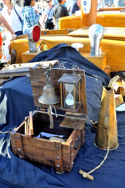 Alte segelschiffe im alten hafen von marseille angedockt — Stockfoto