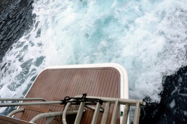 Akdeniz bir büyük tam hız yat