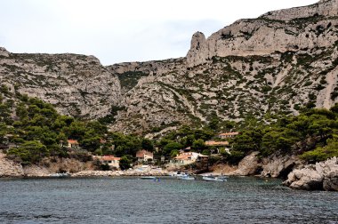 Cassis ve Marseille arasındaki kıyı manzara