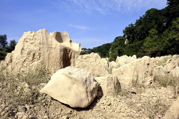 El lecho del río Gardon completamente seco — Foto de Stock