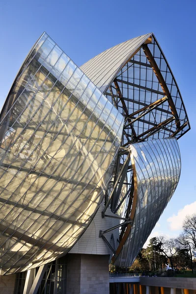 Museum of Contemporary Art of the Louis Vuitton Foundation — Stock Photo, Image