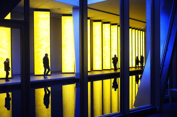 Музей современного искусства фонда Луиса Виттона — стоковое фото