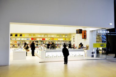 Lobi salonu türevleri