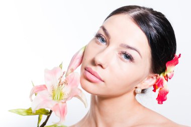 Lilly çiçek bu güzel hanımla. Mükemmel cilt.