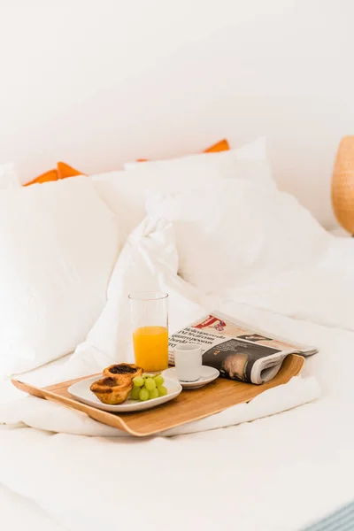 Frühstückstablett Couchtisch Vorhanden Frühstück Morgen Bett — Stockfoto