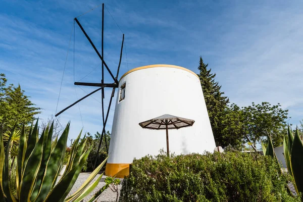 Windmühle Altes Haus Auf Blauem Himmel Hintergrund — Stockfoto