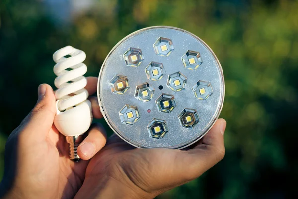 LED a fluorescenční lampy — Stock fotografie