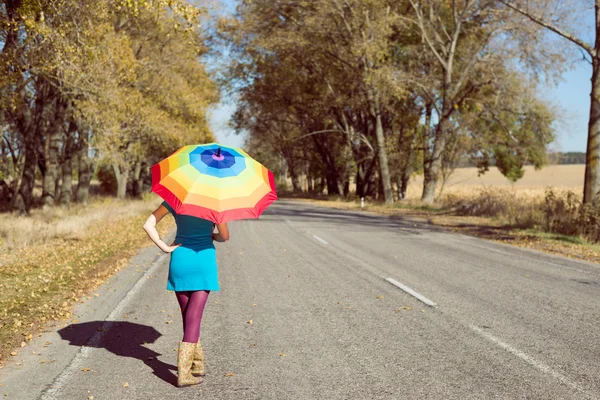 Nő színes esernyő — Stock Fotó