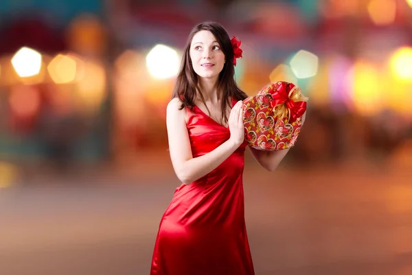 Woman with present box — Stock Photo, Image