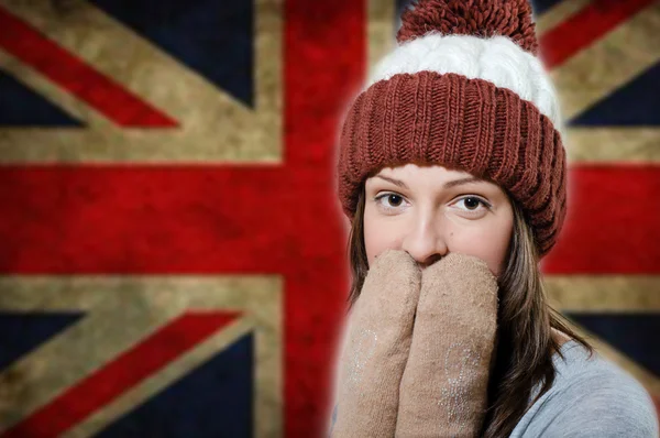 Girl in winter hat and mittens — Stock Photo, Image