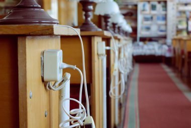 birçok fişleri ile elektrik enerjisi bar