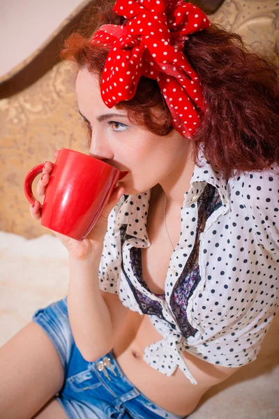 Beautiful girl with gorgeous red hair — Stock Photo, Image