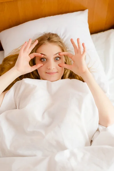 Funny female trying to wakeup — Stock Photo, Image