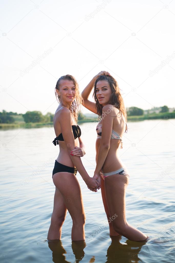 ladies in swimsuits