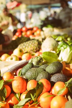 Organik freshoranges ve avokado city Market