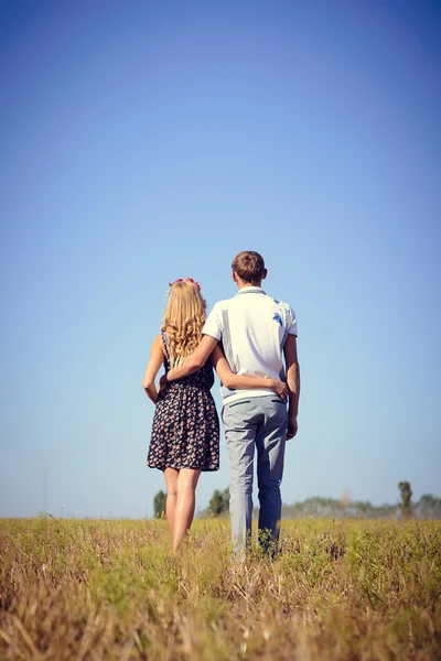 Amor, romance, futuro, vacaciones de verano, y el concepto de la gente — Foto de Stock