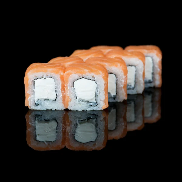 Sushi rolls with salmon and soft cheese — Stock Photo, Image
