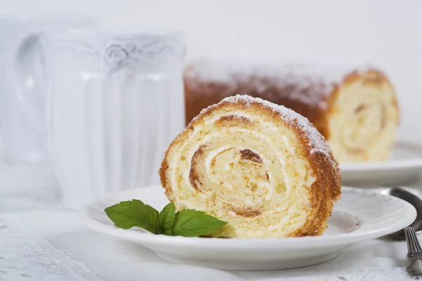 Rollo de galletas con mermelada —  Fotos de Stock