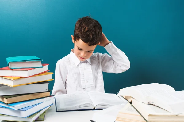 Student at elementary school thinking about problem solving — Stock Photo, Image