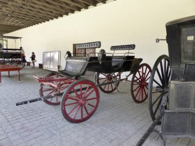 eski otobüslerle şaraphane Vina Undurraga Talagante içinde