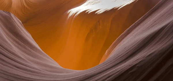 Antelopes Canyon cerca de la página, el famoso cañón de ranura del mundo — Foto de Stock