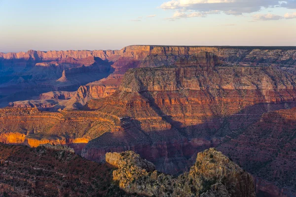 Färgstark solnedgång vid grand canyon sett från mathers punkt — Stockfoto