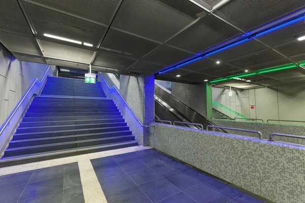 Frank Luminale sırasında tren istasyonunda Işıklı adımlar — Stok fotoğraf